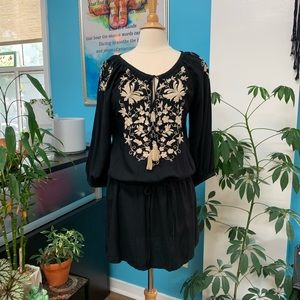 Lucky Brand tunic with tie waist. Black with cream embroidery. Size small